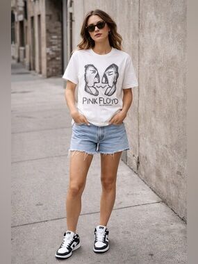 Urban Outfitters Pink Floyd Tee Boys Of Floyd Graphic Shirt Unisex NWT